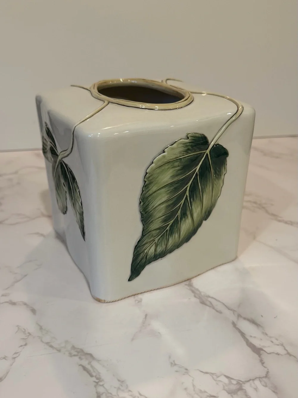 Fitz & Floyd Manhattan Garden Ceramic Tissue Box Cover Hand Painted Leaf Design